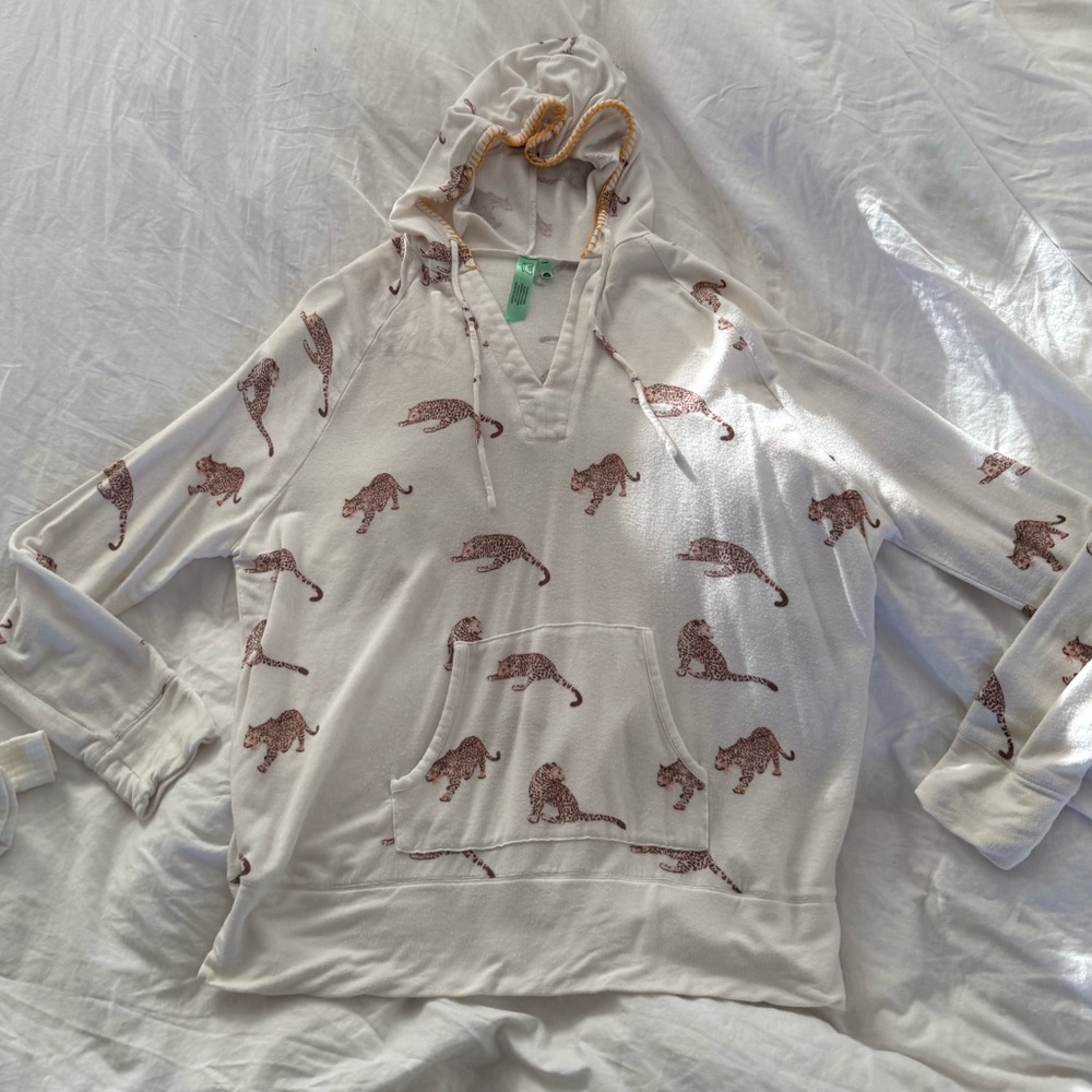 Honeydew leopard print hoodie - Picture 2 of 3